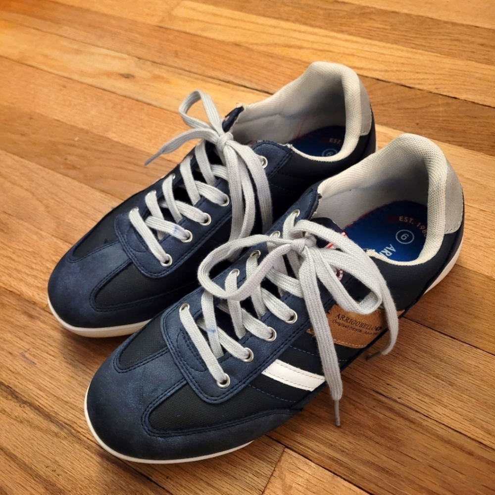 Men's casual sneakers